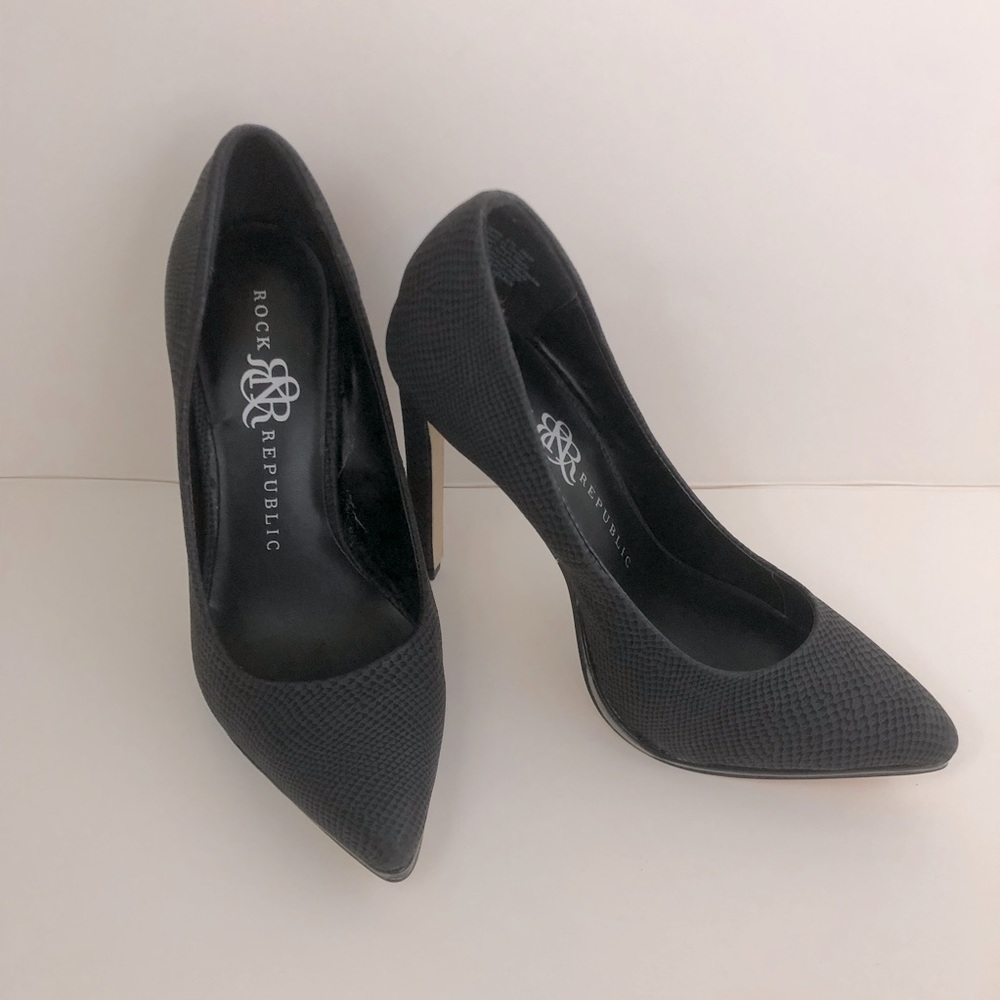 Rock & Republic Arabella Black Textured Pumps 5.5